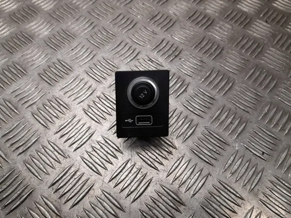 Encendedor Škoda Superb III USB OEM 5Q0919341 Usado image 2