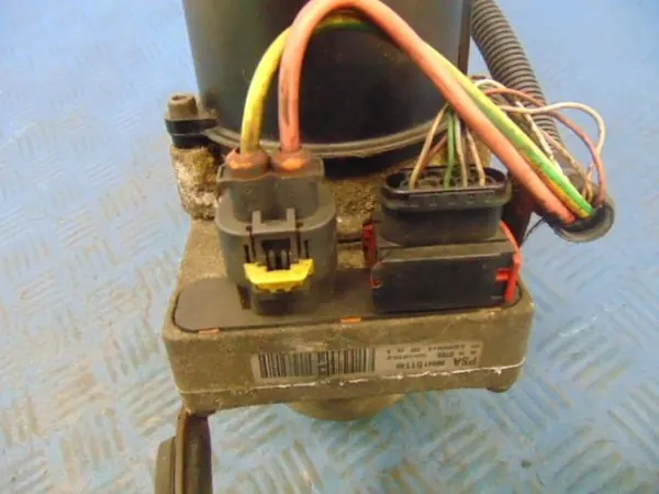 PEUGEOT 307 Servostyrningspump 9654151180 image 4