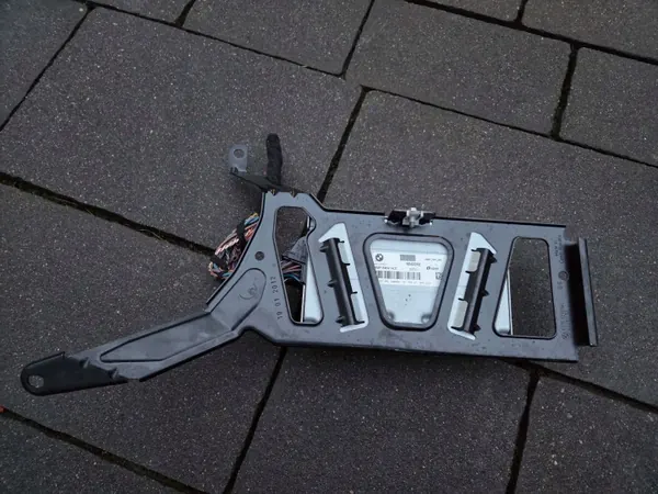 Pompe de direction assistée BMW1 F20 F21 OEM 9242202 image 3