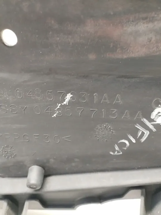 Grill Cover Chrysler Pacific 04357713AA image 6