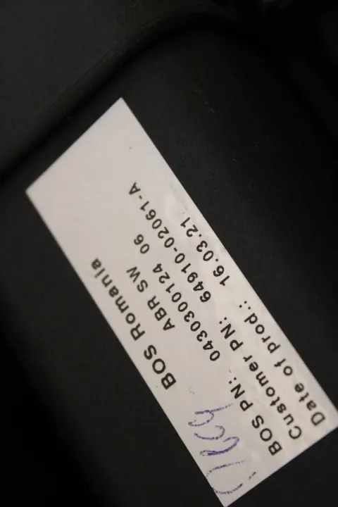 OEM 6491002061A Rouleau de Coffre Toyota Noir image 4