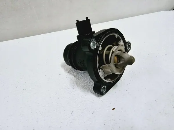 OPEL AMPERA CHEVROLET VOLT Carcasa de Termostato 55576890 image 3