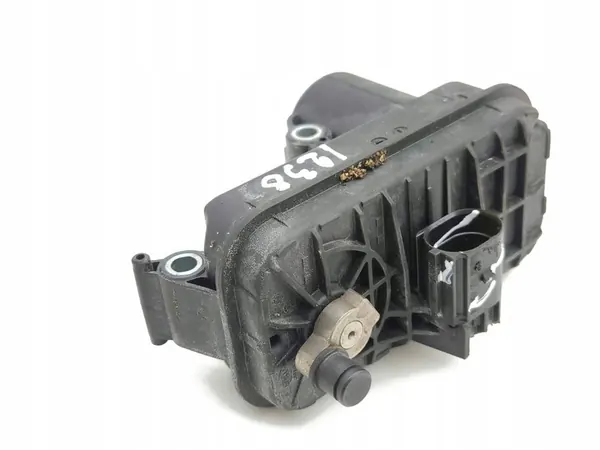 Volkswagen Golf VIII 2023 Turbolader elektrischer Stellmotor 04E145725DQ image 1