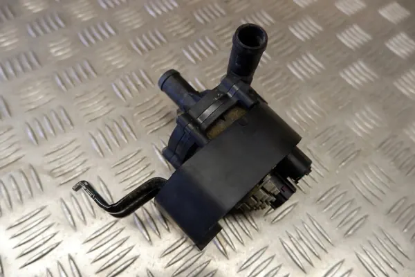 Pompe à eau Tesla OEM 600804700E - Occasion image 4