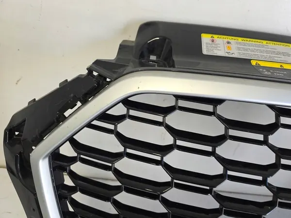 AUDI A3 RS3 8V5 SEDAN GRILL ORYGINAŁ 8V5853651R image 4