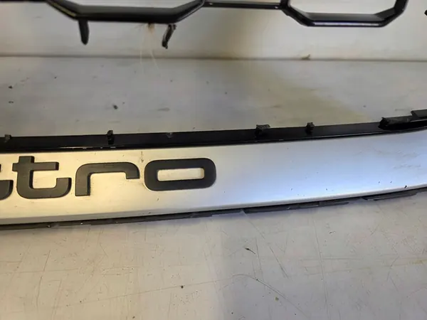 AUDI A3 RS3 8V5 SEDAN GRILL ORYGINAŁ 8V5853651R image 9