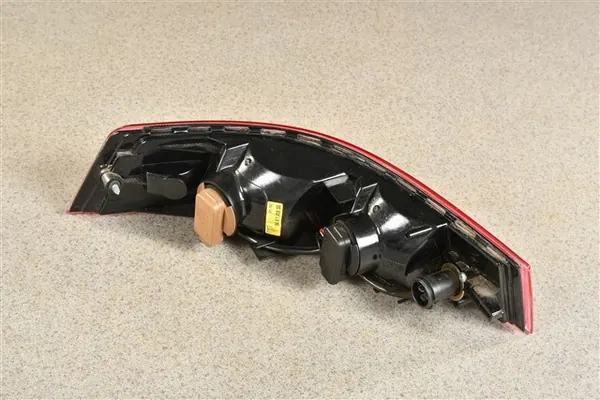 Porsche 96463190802 Luz Trasera Derecha - Usado OEM image 4