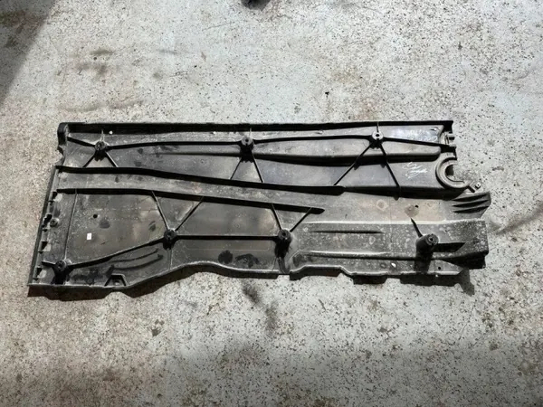Escudo inferior esquerdo OEM 5WA825201E VW 2.0L diesel image 2