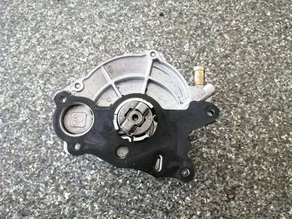 Vacuümpomp OEM 03L145100HL voor VW Crafter 2.0L Diesel image 3