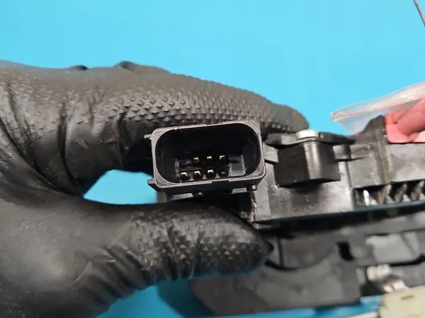 Höger Baklås 13431845 Opel Corsa E 6PIN image 6