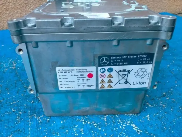 Batterie Hybride Mercedes A0009825313 - 1Ah Occasion image 8
