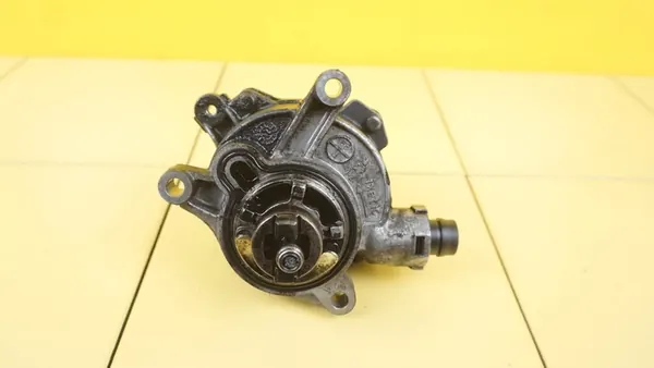 Imupumppu Volvo S60 II V60 XC70 S40 V40 2.0 D image 3