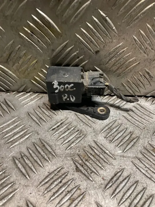 Chrysler 300 - 300C Sensor de suspensão pneumática direito image 4