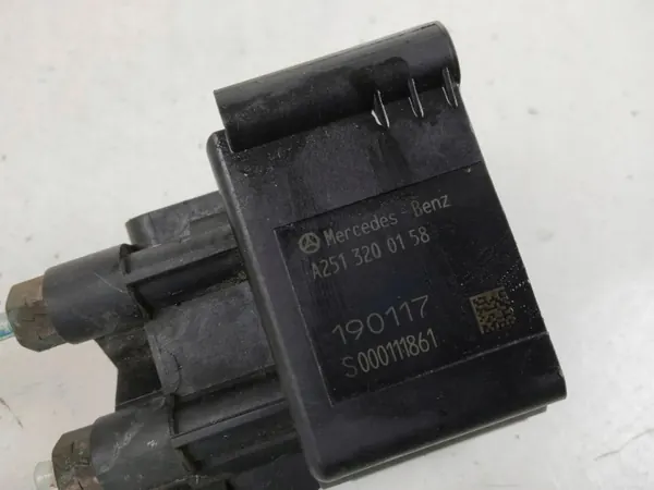 Bloc de valve suspension air Tesla Model X OEM A2513200158 image 3