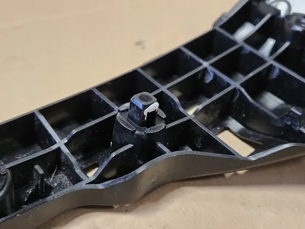 Supporto paraurti Toyota Land Cruiser 2017 OEM image 2