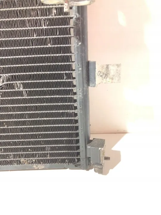 Condenseur AC OEM 8T0260401 pour Audi A4 B8 2.0 TDI image 3