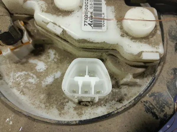 OEM Lochow-324638- Brandstofpomp voor Suzuki Swace 1.8 Hybride image 6