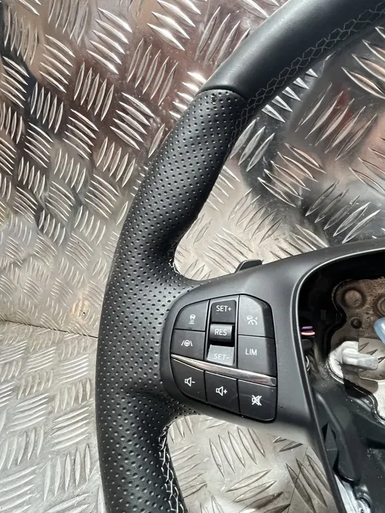 Volante de couro aquecido Ford Puma II MK2 19- OEM DG24271 image 3