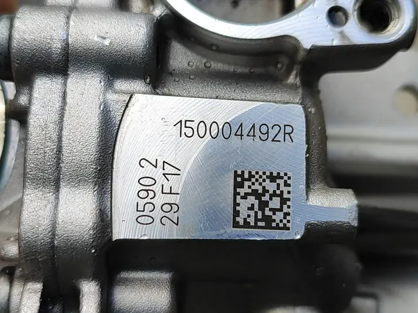 Nissan X-Trail T32 Lift 2.0 DCI Olje Pump 150004492R image 5