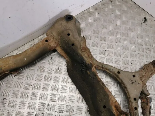 Honda CR-V 2003 Etuapukehys OEM AMD95512 image 5