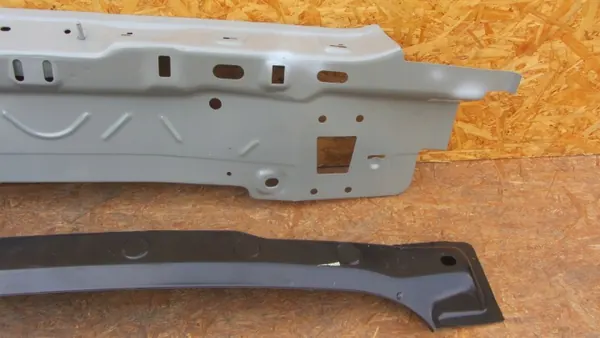 Takaosan vahvistus OEM 5NA813309A VW Tiguan II:lle image 3