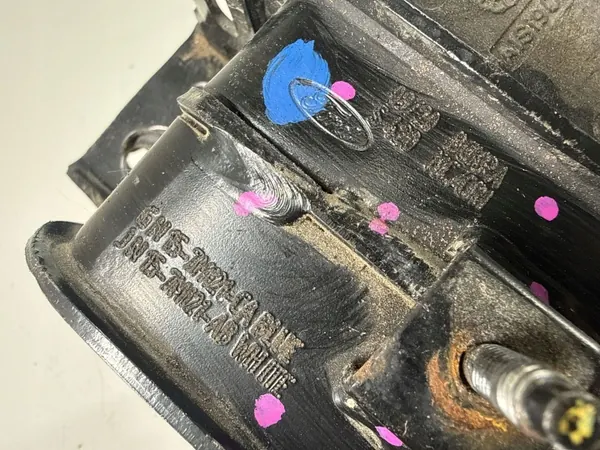 Pièces de compartiment moteur Ford OE OEM GN157M121CA image 7