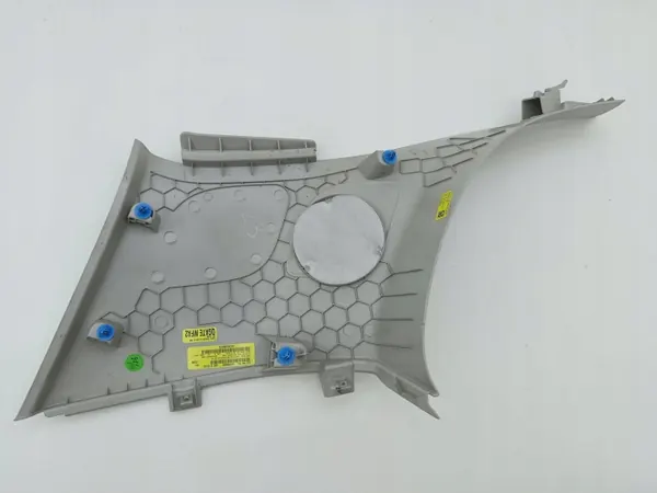 Mercedes W247 rechte hintere Säulenabdeckung OEM A2476906801 image 4