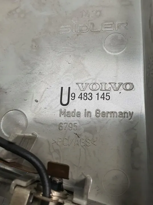 Volvo OE Kabinendeckenleuchte OEM 9483144 - Gebraucht image 4