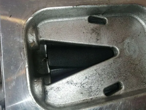 VW Veringscompressorbeugel OEM 03C145501E image 6