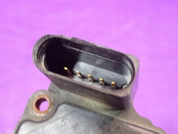 Luftmassenmesser AUDI A8 D3 02-05 4.0 TDI 057906461D image 3