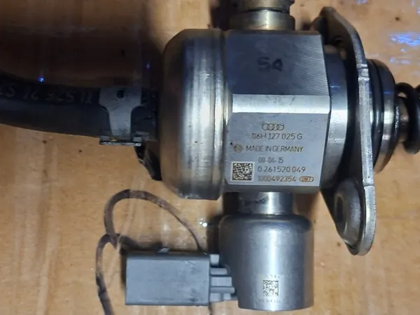 Hochdruckpumpe Skoda Audi VW 1.8 TSI 06H127025G image 2