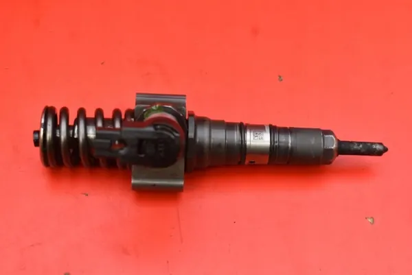 Insprutningspump OEM 03G130073T för VW Passat B6 2.0 TDI image 2