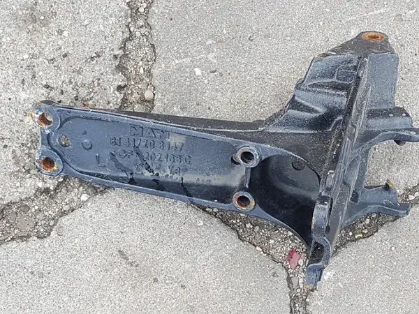 MAN OEM Kabinenaufhängungsbefestigung Linke Seite image 2