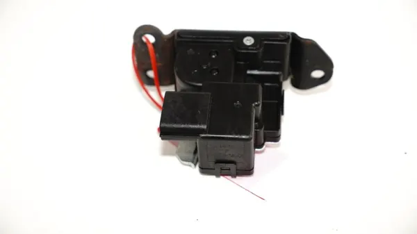 Takaluukun lukko OEM 360158734 Kia Ceed II HB:lle image 5