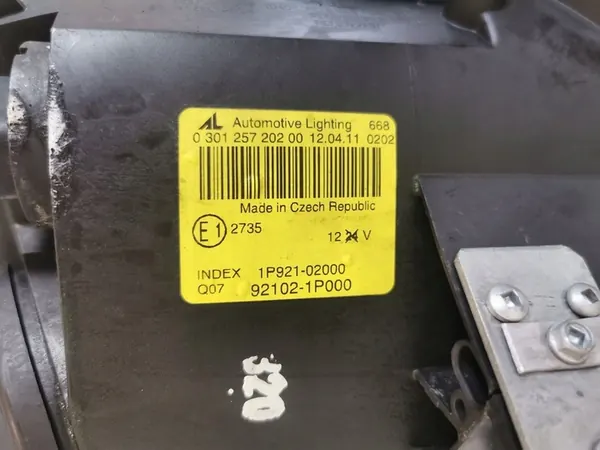 Faros delanteros derecho KIA Venga 92102-1P000 image 9