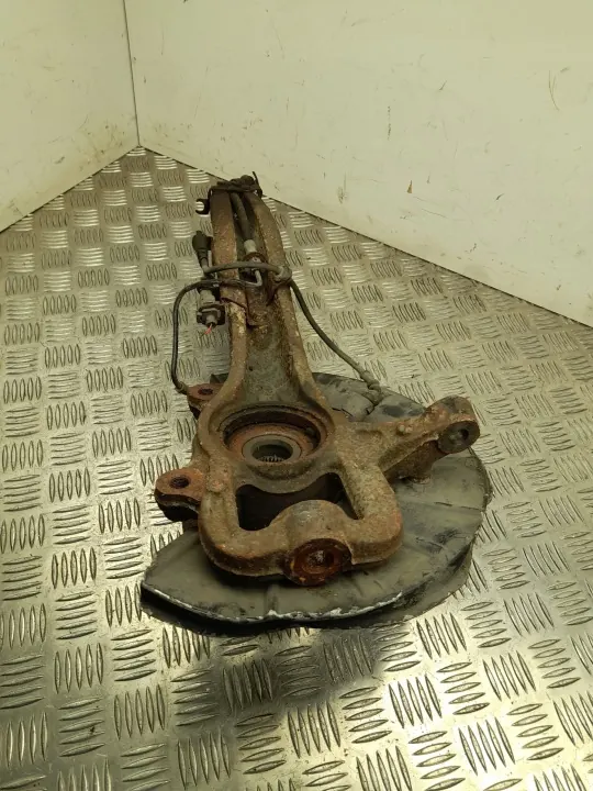 Porsche Cayenne etupyörän navan OEM 7LC407258A image 3
