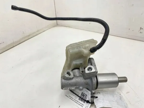 Cilindro de travão usado OEM 4B3611021 para Audi 1.97L Diesel image 2