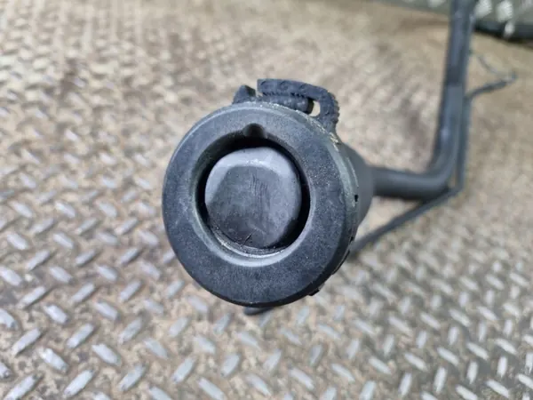 Dodge Charger 2021 Pescoço de Abastecimento OEM 68402927AD image 3