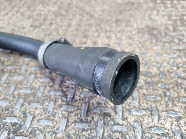 Dodge Charger 2021 Pescoço de Abastecimento OEM 68402927AD image 7