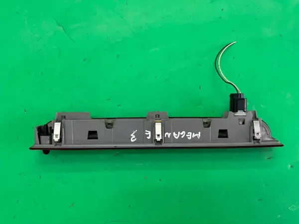 Terceira Luz de Freio Renault Megane III 2008-2016 265900026R image 7
