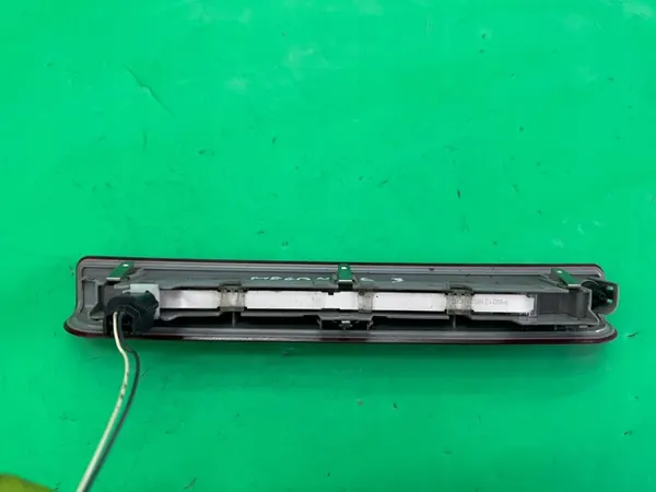 Terceira Luz de Freio Renault Megane III 2008-2016 265900026R image 9