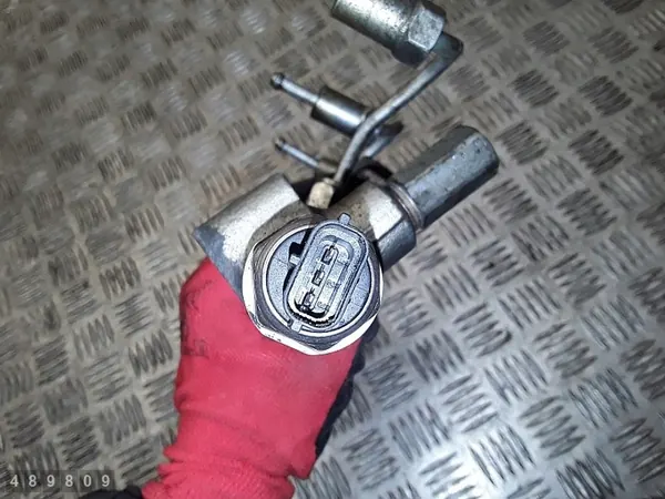 Brandstofrail Opel Corsa D 2009 1700cdti 55pp0501 image 3