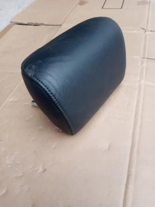 Audi A4 B8 keskusniskatuki OEM 8K0885975H Musta nahka image 5