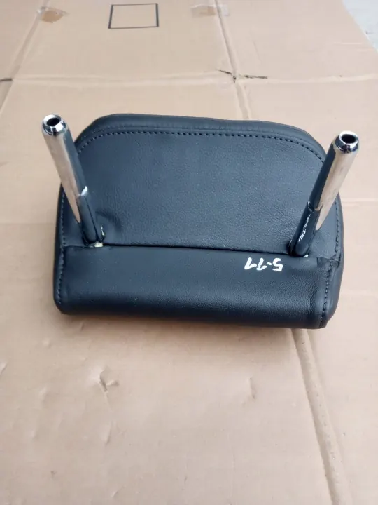 Audi A4 B8 keskusniskatuki OEM 8K0885975H Musta nahka image 6