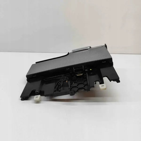 Volvo XC90 2020 middenconsole asbak OEM 31377379 image 4