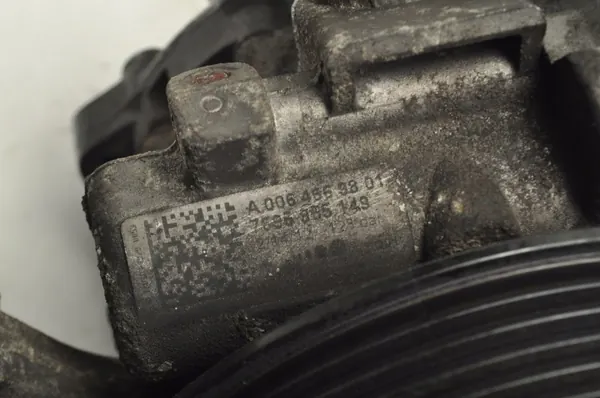 Pompe de direction Mercedes OEM A0064669801 image 9