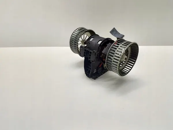 BMW 5 E60 E61 3.0D 2008 Ventilador 6934972 image 3