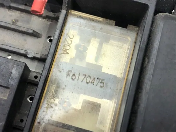Positiv Terminal Lexus GS 300h 2013-2022 OEM image 4