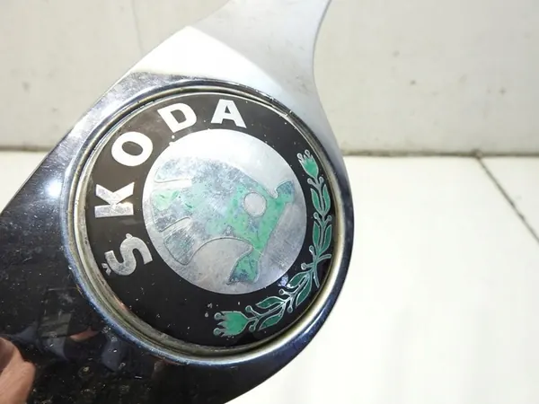 Grade do para-choque dianteiro Skoda Fabia II 5J0853633A image 6