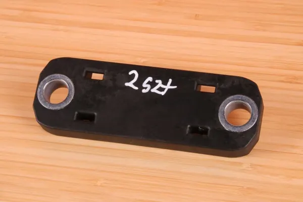 BMW OEM 6896389 Stabilisator-Halterung Vorne image 3